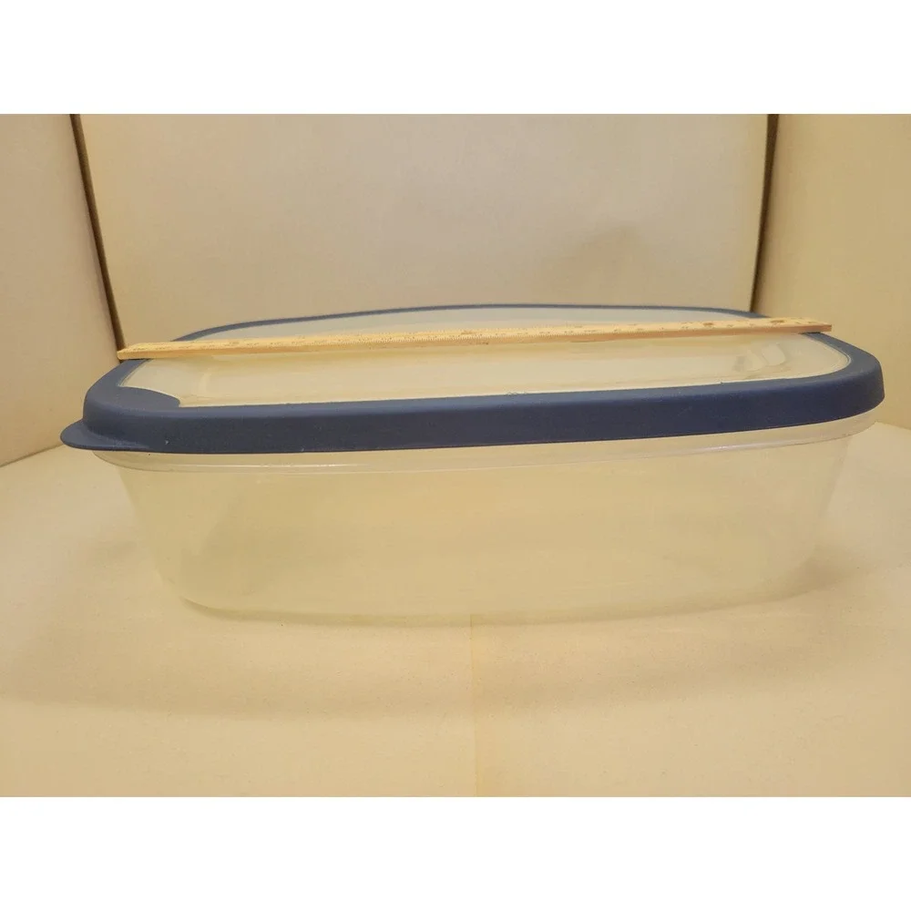 Rubbermaid vintage gal4